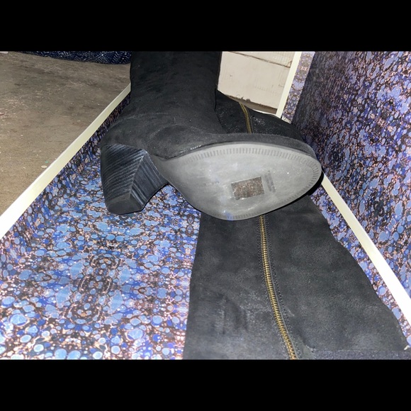 Below Knee small heel boots - Picture 3 of 5